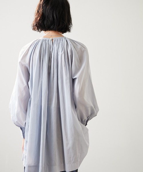 Whim Gazette（ウィムガゼット）の「ローンクルーネックブラウス（シャツ/ブラウス・レディース・サックスブルー/ダークブラウン・FREE）」の10枚目の写真