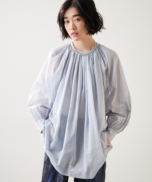 Whim Gazette（ウィムガゼット）の「ローンクルーネックブラウス（シャツ/ブラウス・レディース・サックスブルー/ダークブラウン・FREE）」の3枚目の写真