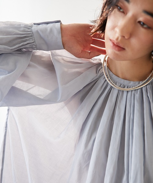 Whim Gazette（ウィムガゼット）の「ローンクルーネックブラウス（シャツ/ブラウス・レディース・サックスブルー/ダークブラウン・FREE）」の18枚目の写真