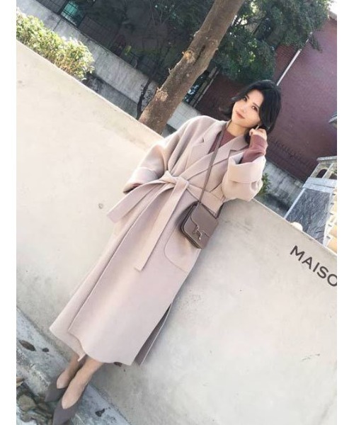 Ritzy(リッツィー)の「大人シルエット オーバーサイズ ひざ丈 ベルト付きコート(チェスターコート・レディース・ブラック/ベージュ/ブラウン/グリーン/マスタード・M/L)」の4枚目の写真