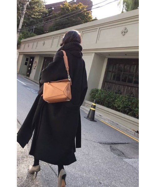 Ritzy(リッツィー)の「大人シルエット オーバーサイズ ひざ丈 ベルト付きコート(チェスターコート・レディース・ブラック/ベージュ/ブラウン/グリーン/マスタード・M/L)」の8枚目の写真