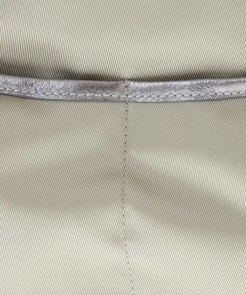 MK MICHEL KLEIN（エムケーミッシェルクラン）の「【撥水】タックデザインショルダーバッグ（ショルダーバッグ・レディース・チャコールグレー/ライトグレー/ピンク・00）」の7枚目の写真