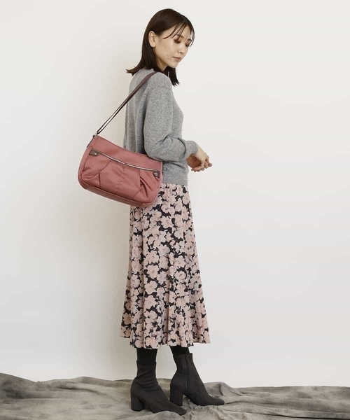 MK MICHEL KLEIN（エムケーミッシェルクラン）の「【撥水】タックデザインショルダーバッグ（ショルダーバッグ・レディース・チャコールグレー/ライトグレー/ピンク・00）」の18枚目の写真