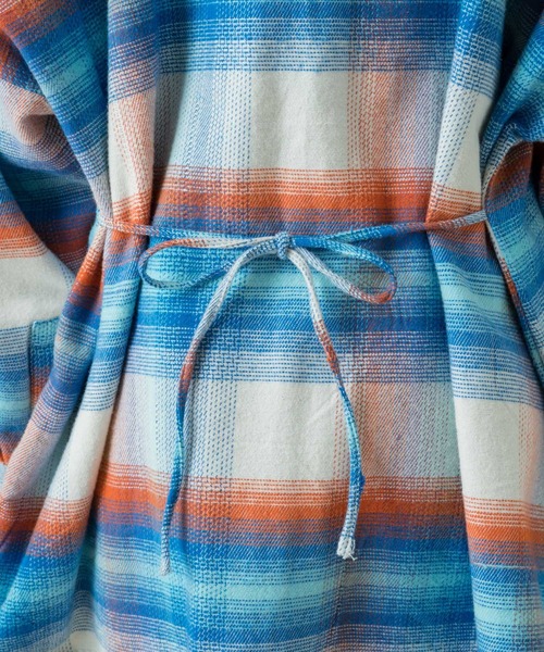 Kastane（カスタネ）の「ネオンチェック起毛アレンジシャツ（シャツ/ブラウス・レディース・ホワイト/ブラック・FREE）」の4枚目の写真