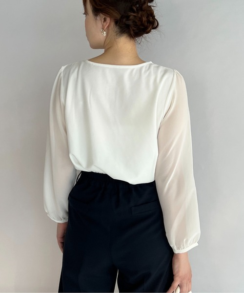 PICCIN（ピッチン）の「フロントパール袖シアーブラウス（シャツ/ブラウス・レディース・ライトグレー/ホワイト/ネイビー・M）」の8枚目の写真