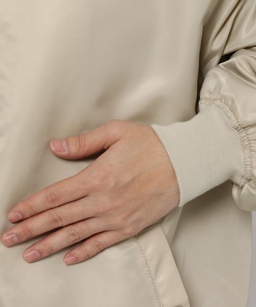 LOWRYS FARM（ローリーズファーム）の「ＭＡ－１　261656（MA-1・メンズ・アイボリー/グリーン・MEDIUM/LARGE）」の3枚目の写真