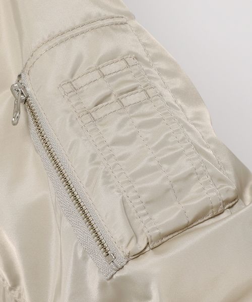 LOWRYS FARM（ローリーズファーム）の「ＭＡ－１　261656（MA-1・メンズ・アイボリー/グリーン・MEDIUM/LARGE）」の14枚目の写真