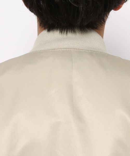 LOWRYS FARM（ローリーズファーム）の「ＭＡ－１　261656（MA-1・メンズ・アイボリー/グリーン・MEDIUM/LARGE）」の19枚目の写真