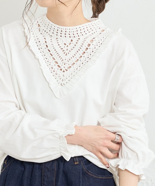PUAL CE CIN（ピュアルセシン）の「カギ針編み襟カットソー（Tシャツ/カットソー・レディース・ホワイト/ブラック・FREE）」の2枚目の写真
