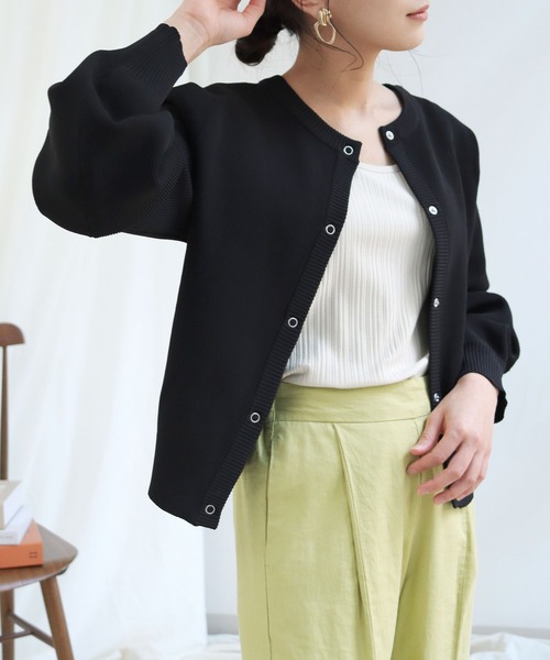 HER CLOSET(ハークローゼット)の「【shemoshelly】ボリュームスリーブスウェットライクダンボールニット2wayカーディガン(ニット/セーター・レディース・ブラック/オフホワイト/ミント/マスタード/ラベンダー/グレイッシュベージュ・M)」の3枚目の写真