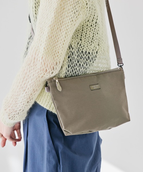 STANDARD SUPPLY（スタンダードサプライ）の「スタンダードサプライ / SIMPLICITY シンプリシティ / W ZIP SHOULDER M ダブルジップショルダーM（ショルダーバッグ・レディース・ブラック/グリーン/ダークパープル/ベージュ/グレー/キナリ/モカ/チャコールグレー/ゴールド/ブルー/レッド/コバルトブルー/ダークネイビー/グレイッシュベージュ/サンドベージュ/ケリーグリーン/アイボリー・FREE）」の9枚目の写真