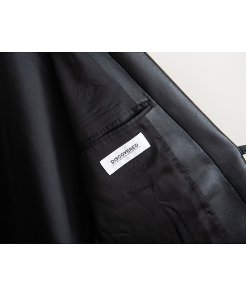DISCOVERED(ディスカバード)の「DISCOVERED ディスカバード / FAKE LEATHER SAMUE JACKET フェイクレザー作務衣ジャケット / DC-AW22-JK-01(カバーオール・メンズ・ブラック・1/3)」の2枚目の写真