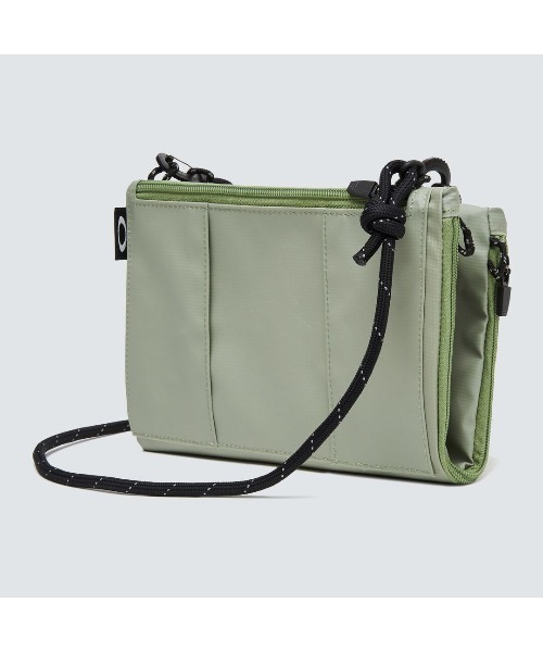 OAKLEY(オークリー)の「オークリー ESSENTIAL OD FOLD BAG 5.0 ショルダーバッグ/OAKLEY(ショルダーバッグ・メンズ・ブラック/ネイビー/グリーン系・U)」の4枚目の写真