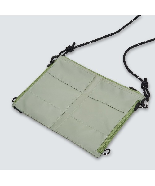 OAKLEY(オークリー)の「オークリー ESSENTIAL OD FOLD BAG 5.0 ショルダーバッグ/OAKLEY(ショルダーバッグ・メンズ・ブラック/ネイビー/グリーン系・U)」の6枚目の写真