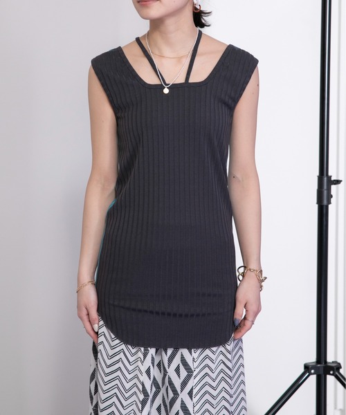 Eimee Law（エイミーロウ）の「ネッククロス2WAYリブタンク（タンクトップ・レディース・ブラック/チャコールグレー/アイボリー・38）」の4枚目の写真