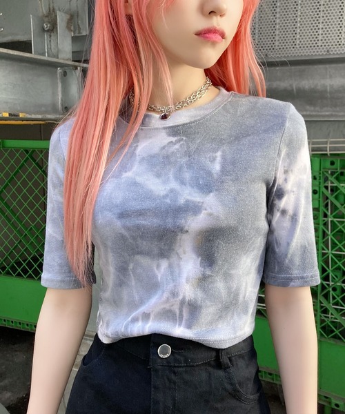 Figments（フィグメンツ）の「タイダイクロップドＴシャツ（Tシャツ/カットソー・レディース・ブラック/パープル・FREE）」の2枚目の写真