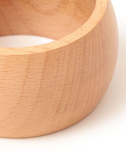 SHIPS any（シップス エニィ）の「SHIPS any: ボリューム ウッド バングル（バングル/リストバンド・レディース・アイボリー/ブラウン・ONE SIZE）」の4枚目の写真