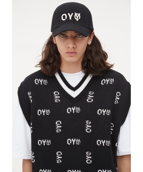 『OY/オーワイ』MONOGRAM LOGO V NECK KNIT VEST/モノグラムロゴ Vネック ニットベスト（ベスト）｜OY（オーワイ）