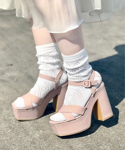 ESPERANZA（エスペランサ）の「◆【日本製／厚底／ロングセラー／ストラップ／安定感／歩きやすい】クロスアッパーデザインサンダル（サンダル・レディース・グリーン系その他4/ブラック系2/ベージュ系2/ピンクベージュ・M/L/LL/S）」の4枚目の写真