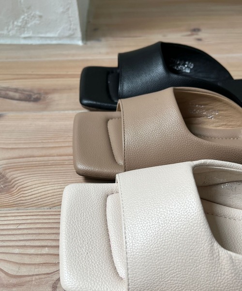 wee9s（ウィークス）の「square flat sandals / クッション性抜群！スクエアフラットサンダル（サンダル・レディース・ブラック/ベージュ/アイボリー・23cm/23.5cm/24cm/24.5cm/25cm）」の5枚目の写真