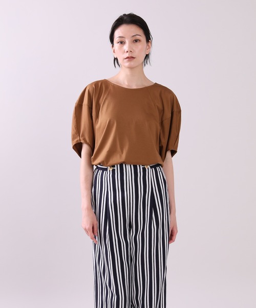 INED（イネド）の「ボリュームスリーブカットソー《接触冷感》（Tシャツ/カットソー・レディース・ブラック/ブラウン/オフホワイト/グリーン/ライトグリーン・9号）」の3枚目の写真