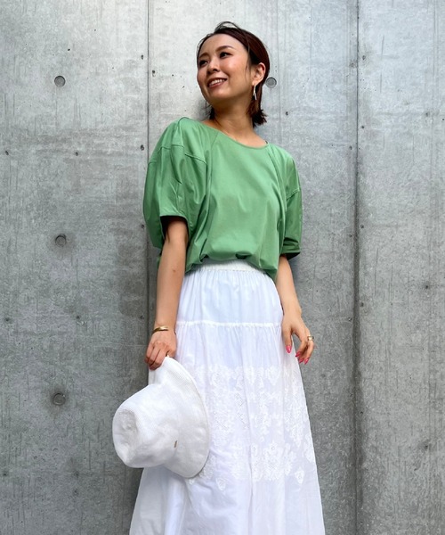 INED（イネド）の「ボリュームスリーブカットソー《接触冷感》（Tシャツ/カットソー・レディース・ブラック/ブラウン/オフホワイト/グリーン/ライトグリーン・9号）」の5枚目の写真