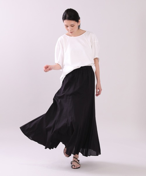 INED（イネド）の「ボリュームスリーブカットソー《接触冷感》（Tシャツ/カットソー・レディース・ブラック/ブラウン/オフホワイト/グリーン/ライトグリーン・9号）」の13枚目の写真