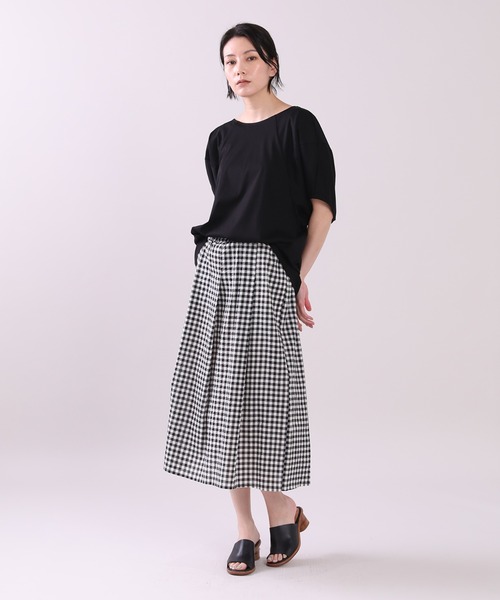 INED（イネド）の「ボリュームスリーブカットソー《接触冷感》（Tシャツ/カットソー・レディース・ブラック/ブラウン/オフホワイト/グリーン/ライトグリーン・9号）」の17枚目の写真