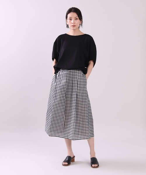 INED（イネド）の「ボリュームスリーブカットソー《接触冷感》（Tシャツ/カットソー・レディース・ブラック/ブラウン/オフホワイト/グリーン/ライトグリーン・9号）」の18枚目の写真