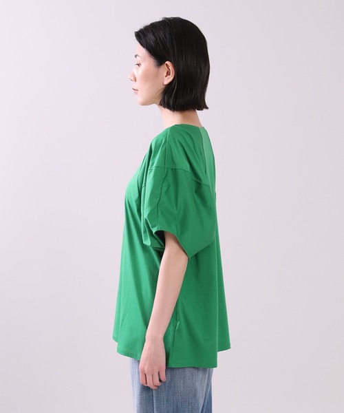 INED（イネド）の「ボリュームスリーブカットソー《接触冷感》（Tシャツ/カットソー・レディース・ブラック/ブラウン/オフホワイト/グリーン/ライトグリーン・9号）」の7枚目の写真