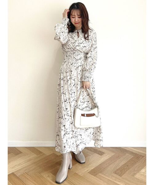 dazzlin（ダズリン）の「プリーツスリーブシャーリングワンピース（ワンピース・レディース・ブルー/アイボリー・FREE）」の18枚目の写真