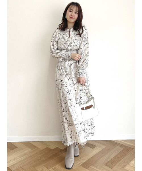 dazzlin（ダズリン）の「プリーツスリーブシャーリングワンピース（ワンピース・レディース・ブルー/アイボリー・FREE）」の5枚目の写真