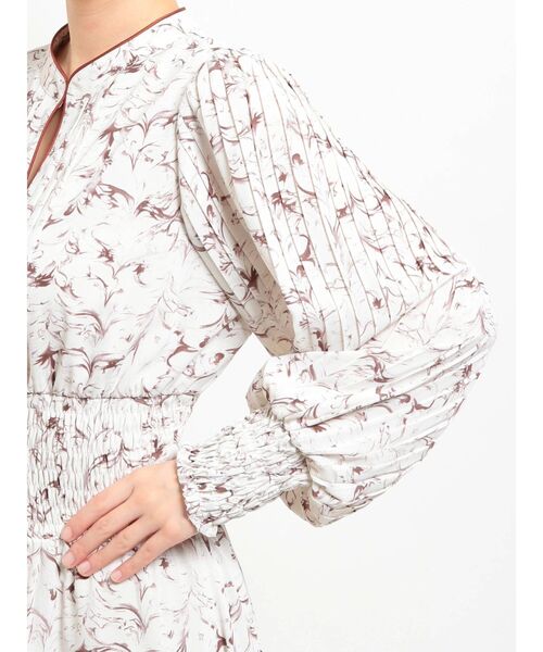 dazzlin（ダズリン）の「プリーツスリーブシャーリングワンピース（ワンピース・レディース・ブルー/アイボリー・FREE）」の19枚目の写真