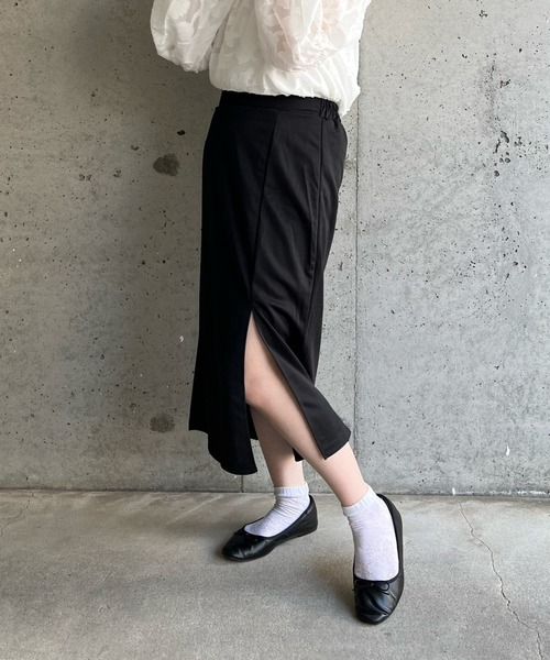 fiere(フィエール)の「スリット入りミモレ丈ロングスカート(スカート・レディース・ブラック・FREE/MEDIUM/SMALL/LARGE/X-LARGE)」の2枚目の写真