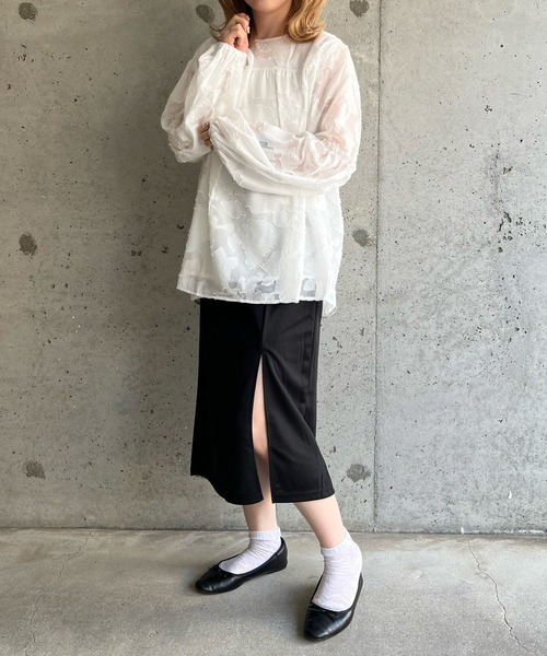 fiere(フィエール)の「スリット入りミモレ丈ロングスカート(スカート・レディース・ブラック・FREE/MEDIUM/SMALL/LARGE/X-LARGE)」の4枚目の写真