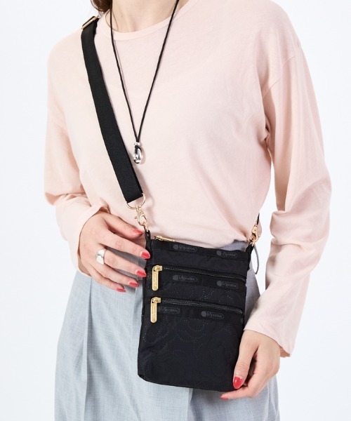 極美品⭐️ 3 ZIP CROSSBODY パフィーブロッサムズ＊レスポートサック 3 ZIP CROSSBODYパフィーブロッサムズ（ミニバッグ