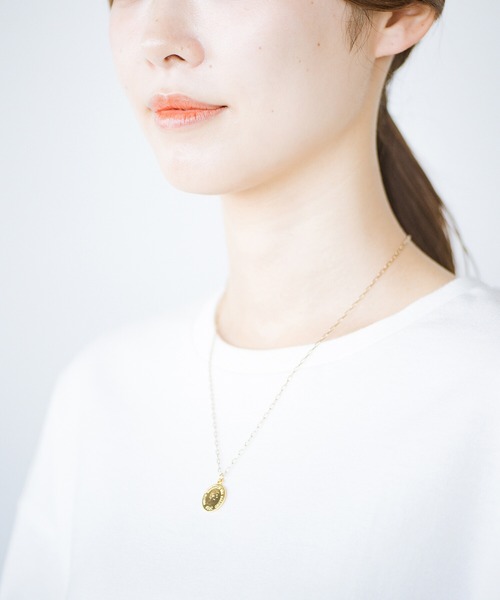 haco!（ハコ）の「憧れの重ね付けもお手のもの！シンプルコーデを格上げするガラスパールネックレスとコインモチーフのネックレスの２本セットby who made me（ネックレス・レディース・ゴールド・ONE SIZE）」の15枚目の写真