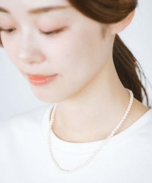 haco!（ハコ）の「憧れの重ね付けもお手のもの！シンプルコーデを格上げするガラスパールネックレスとコインモチーフのネックレスの２本セットby who made me（ネックレス・レディース・ゴールド・ONE SIZE）」の6枚目の写真