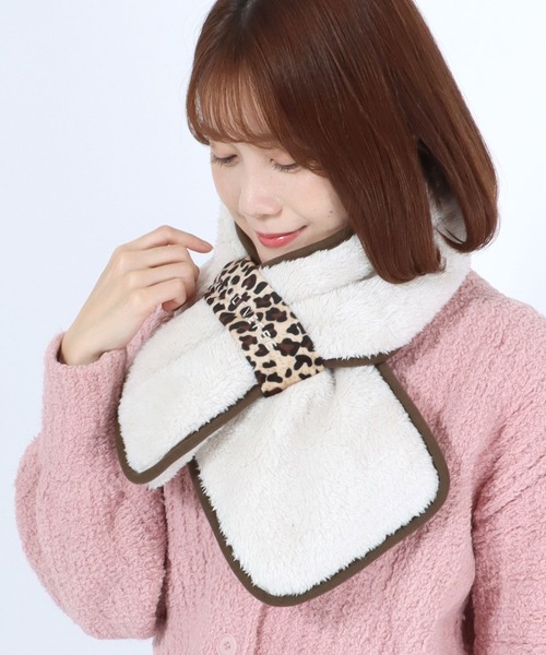 CONVERSE(コンバース)の「CONVERSE(コンバース)ボアフリースティペット/差込みマフラー レディース(マフラー・レディース・ホワイト系その他/ブラック/ブラウン・FREE)」の13枚目の写真