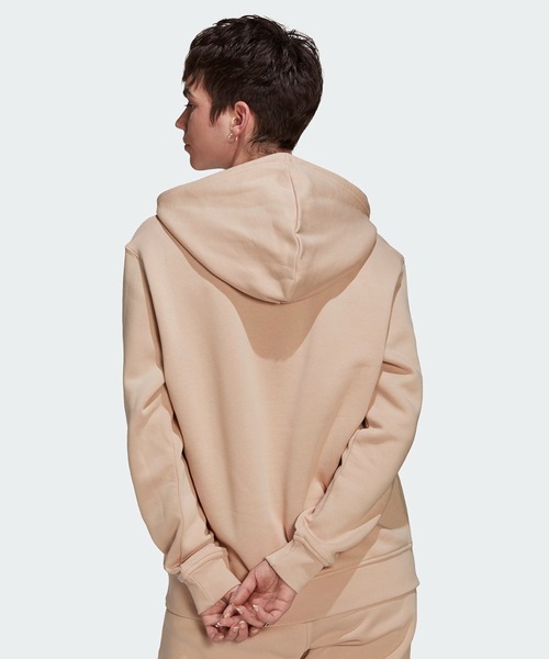 adidas（アディダス）の「アディカラー エッセンシャルズ フリース