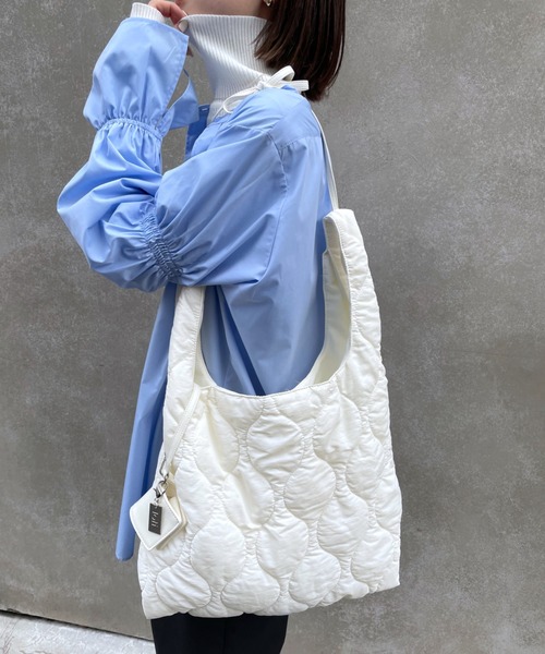 loti（ロティ）の「loti キルトコインケース付BAG（ショルダーバッグ・レディース・ブラック/オフホワイト・FREE）」の2枚目の写真