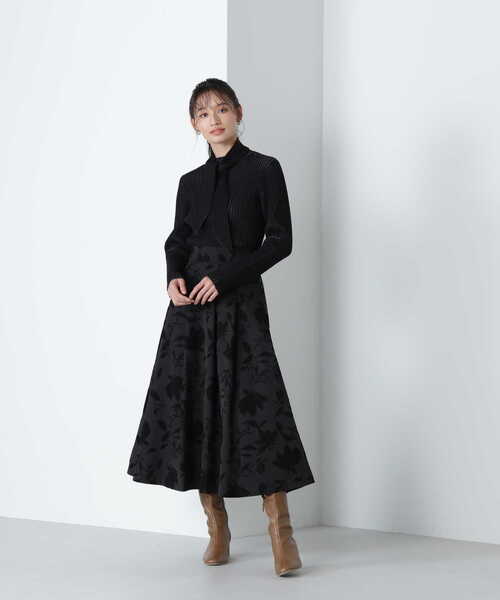 NATURAL BEAUTY BASIC（ナチュラルビューティーベーシック）の「フロッキーボリュームスカート（スカート・レディース・ベージュ/ブラック・SMALL/MEDIUM）」の5枚目の写真