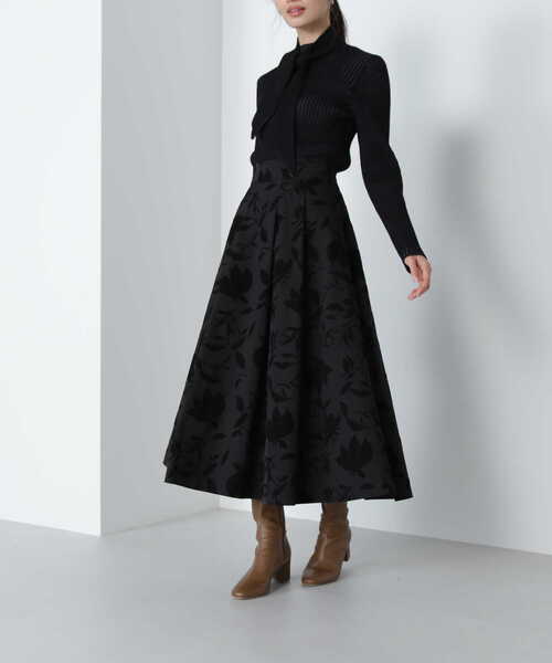 NATURAL BEAUTY BASIC（ナチュラルビューティーベーシック）の「フロッキーボリュームスカート（スカート・レディース・ベージュ/ブラック・SMALL/MEDIUM）」の8枚目の写真