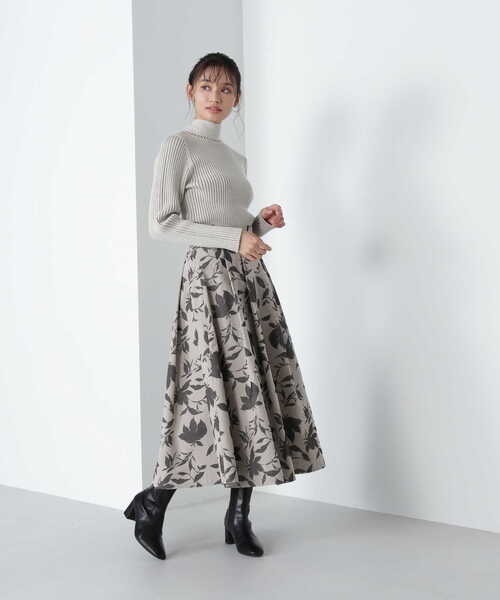 NATURAL BEAUTY BASIC（ナチュラルビューティーベーシック）の「フロッキーボリュームスカート（スカート・レディース・ベージュ/ブラック・SMALL/MEDIUM）」の12枚目の写真
