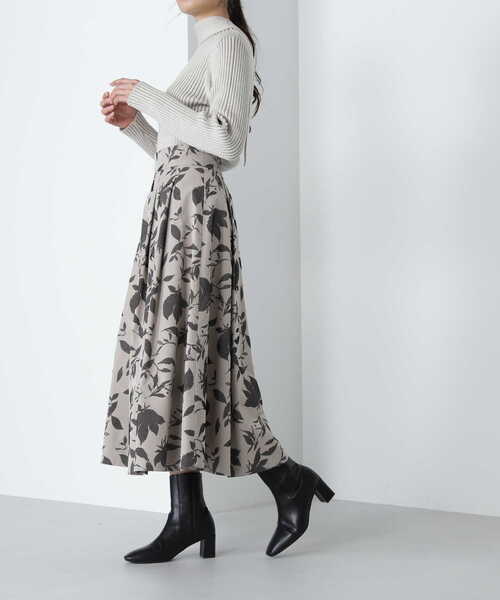 NATURAL BEAUTY BASIC（ナチュラルビューティーベーシック）の「フロッキーボリュームスカート（スカート・レディース・ベージュ/ブラック・SMALL/MEDIUM）」の15枚目の写真