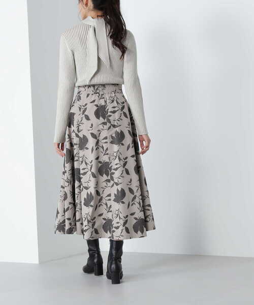 NATURAL BEAUTY BASIC（ナチュラルビューティーベーシック）の「フロッキーボリュームスカート（スカート・レディース・ベージュ/ブラック・SMALL/MEDIUM）」の16枚目の写真