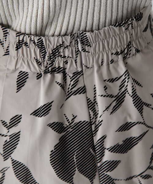 NATURAL BEAUTY BASIC（ナチュラルビューティーベーシック）の「フロッキーボリュームスカート（スカート・レディース・ベージュ/ブラック・SMALL/MEDIUM）」の17枚目の写真