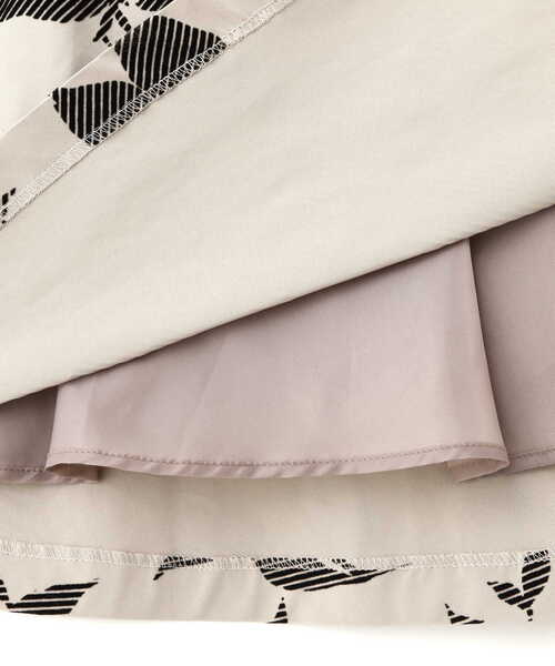 NATURAL BEAUTY BASIC（ナチュラルビューティーベーシック）の「フロッキーボリュームスカート（スカート・レディース・ベージュ/ブラック・SMALL/MEDIUM）」の22枚目の写真