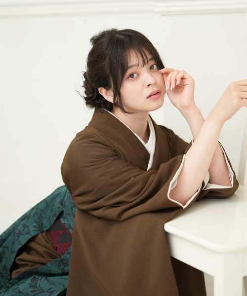 utatane(ウタタネ)の「袴セット utatane ちりめん(着物・レディース・ブラウン・M)」の1枚目の写真