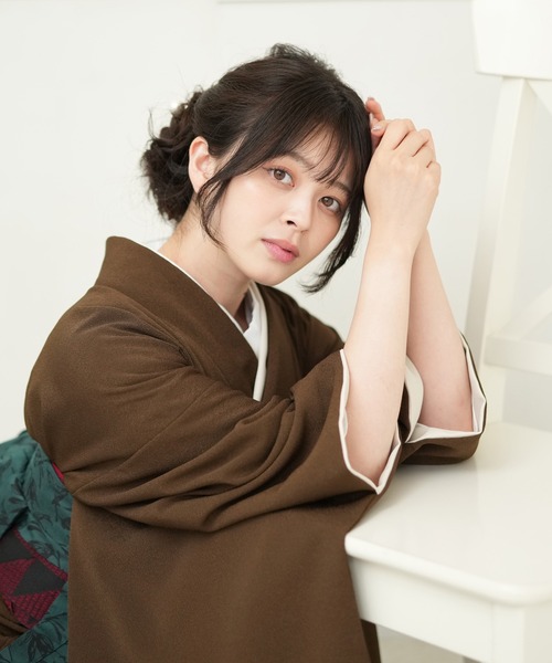 utatane(ウタタネ)の「袴セット utatane ちりめん(着物・レディース・ブラウン・M)」の6枚目の写真